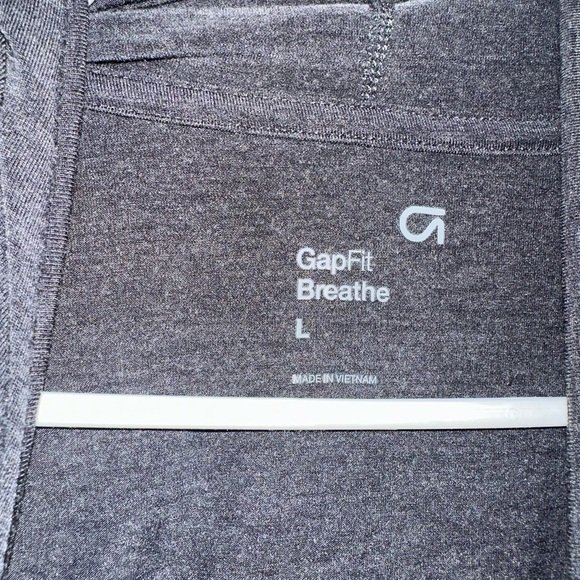 Grey GapFit Breathe Shirt - Picture 2 of 2